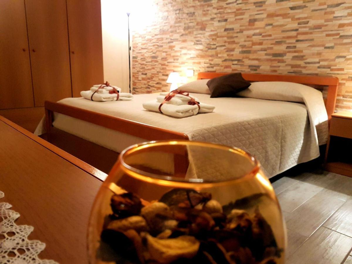 Il Vicoletto Bed & Breakfast Frascineto Exterior foto