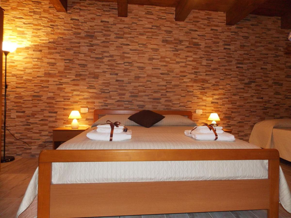 Il Vicoletto Bed & Breakfast Frascineto Exterior foto